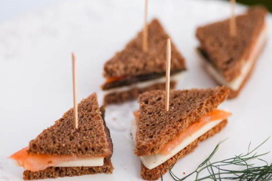 Рецепт канапе с семгой