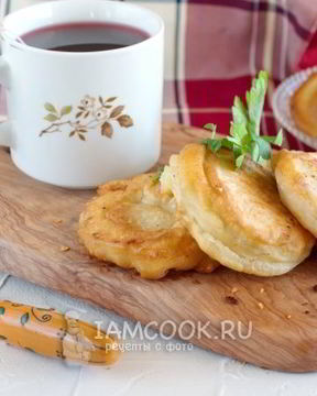 Колбаса в кляре на сковороде