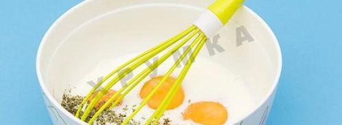 омлет микс со свининой и помидорами черри. Шаг 6