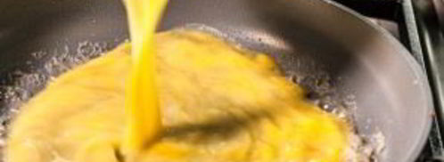 омлет обычный с молоком. Шаг 2