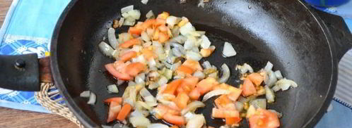 омлет с горбушей в духовке в горшочке. Шаг 3