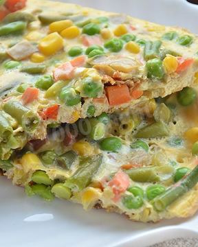 Омлет с итальянской овощной смесью