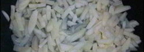 омлет с картошкой, сосисками, зеленью и плавлеными сырками в духовке. Шаг 2