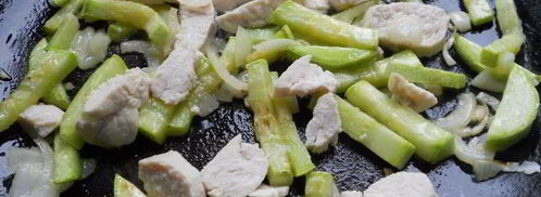 омлет с курицей и кабачками. Шаг 3