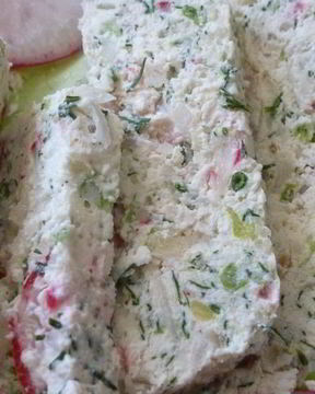Творожный паштет с редисом
