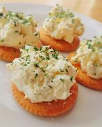 Яичный паштет с плавленым сыром