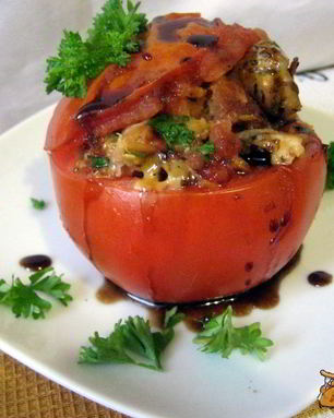 Помидоры фаршированные курицей, сыром и гренками