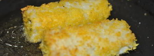 горячие роллы в панировочных хлопьях. Шаг 5