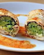 Куриные роллы под нежным соусом