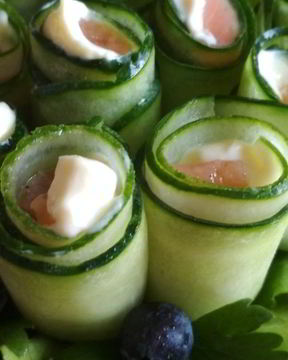 Огуречные роллы с семгой