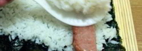 роллы с колбасой. Шаг 3