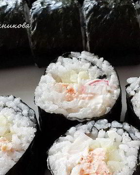 Роллы с крабовым мясом и семгой