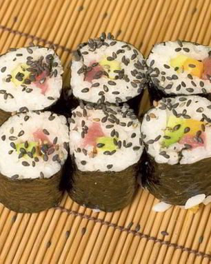 Роллы с тунцом и овощами