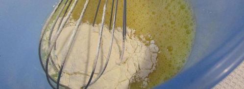 роллы с яичных блинчиков с курицей и салатом. Шаг 3