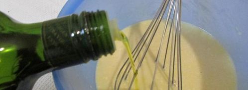 роллы с яичных блинчиков с курицей и салатом. Шаг 5