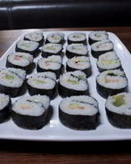 Суши роллы с красной рыбкой