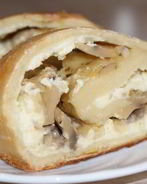 Картофельный рулет с грибами