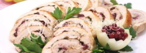 куриный рулет с укропом и брусникой. Шаг 8
