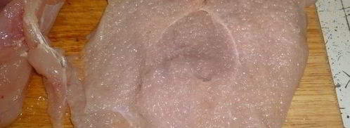 куриный рулет со шпинатной начинкой и грибным соусом. Шаг 6