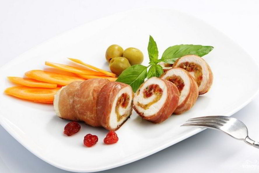 Рецепт куриного рулета в пищевой пленке