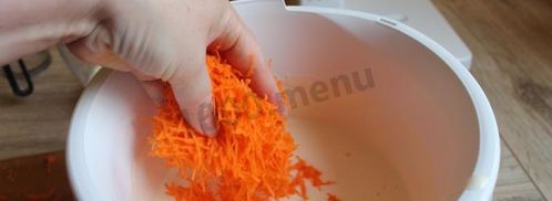 морковный рулет с сыром маскарпоне. Шаг 3