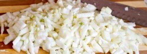 мясной рулет с вареными яйцами. Шаг 3