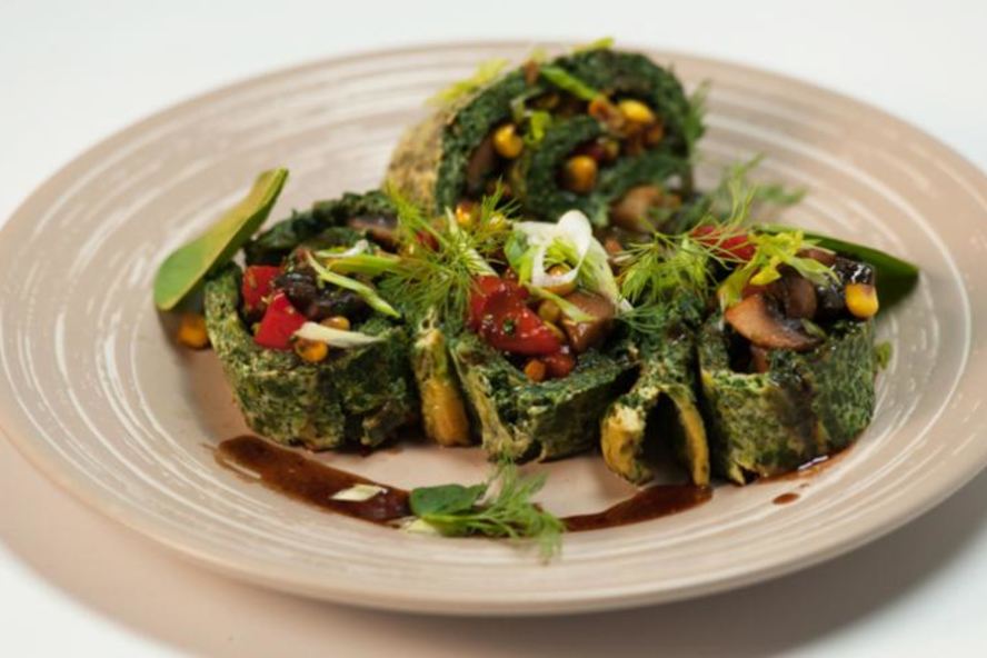 Рецепт омлета-рулета со шпинатом