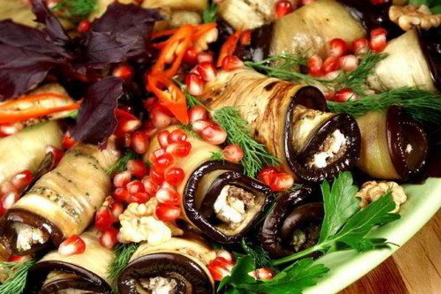 Рецепт оригинальных рулетов из баклажан по-кавказски