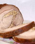 Рулет из филе индейки с грецкими орехами