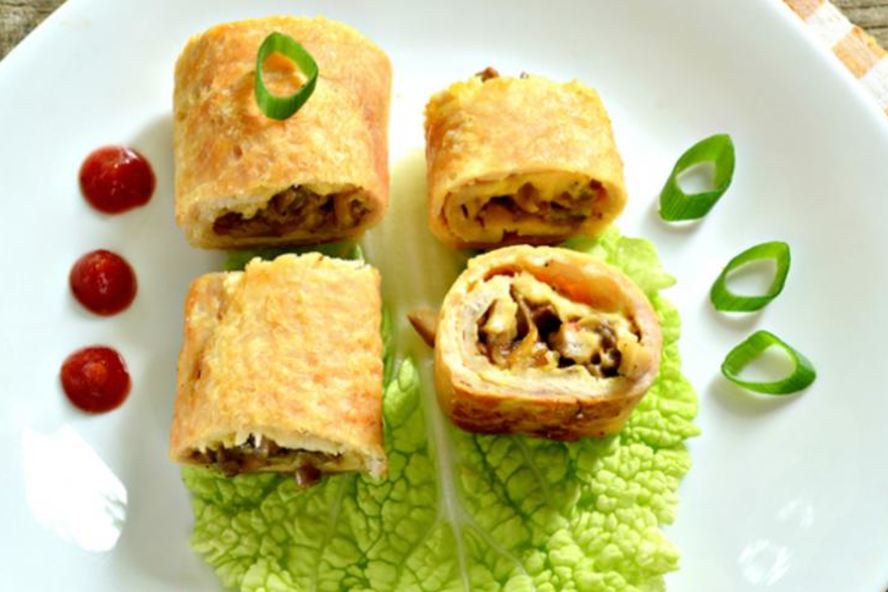 Рецепт рулета из цесарки с грибами и сыром