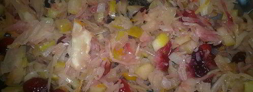 рулет с квашеной капустой, яблоком и клюквой. Шаг 2