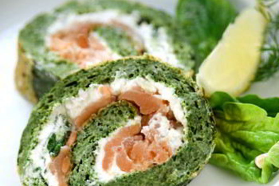 Рецепт рулета с творогом, шпинатом и лососем