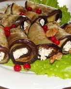 Рулетики из баклажанов с творожной начинкой