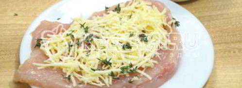 рулетики из куриного филе с начинкой. Шаг 4