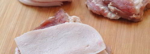 рулетики из свинины с оливками, зеленью и чесноком. Шаг 4