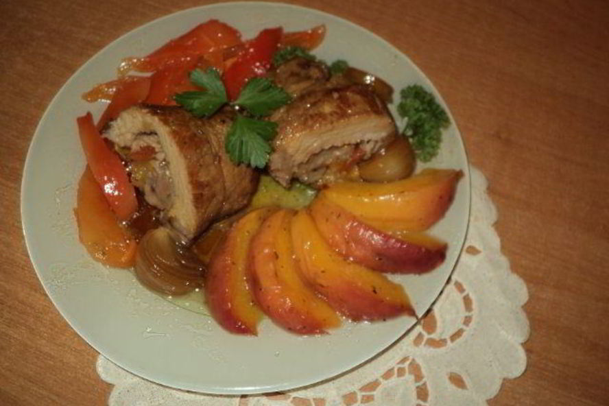 Рецепт рулетиков с персиками и перцем