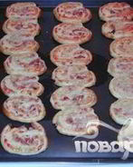 Рулетики с сыром и беконом