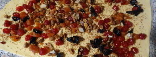 сырный рулет с сухофруктами и орехами. Шаг 8