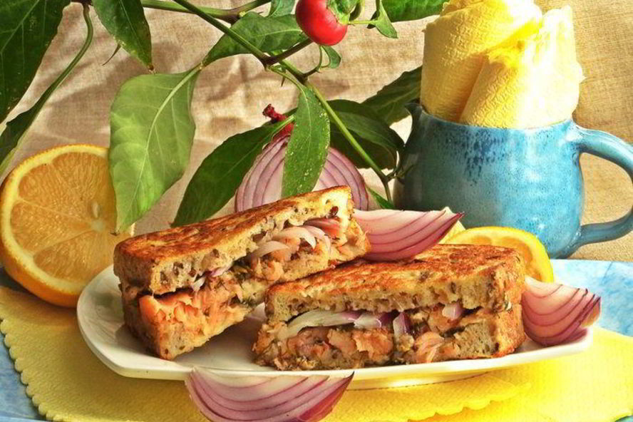 Рецепт горячего сэндвича с лососем