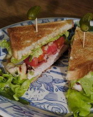 Классический клаб-сэндвич с домашним майонезом