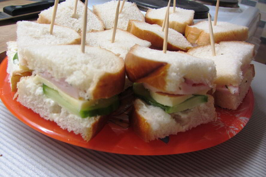 Рецепт сэндвича с беконом и ветчиной