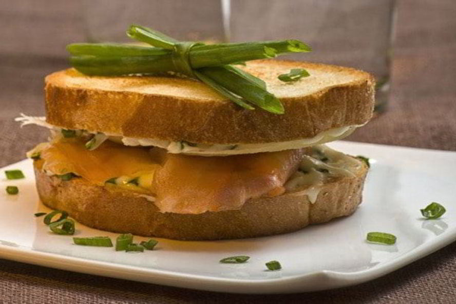 Рецепт сэндвича с красной рыбой и сыром филадельфия