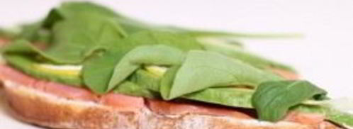 сэндвич со слабосоленой семгой и авокадо. Шаг 6