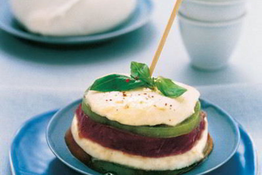 Рецепт сэндвичей с моцареллой, маринованным тунцом и зелеными помидорами