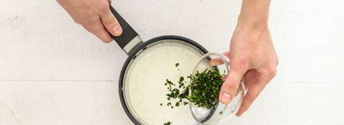 тарталетка со сливочным сыром с помидорами, цуккини и рукколой. Шаг 4