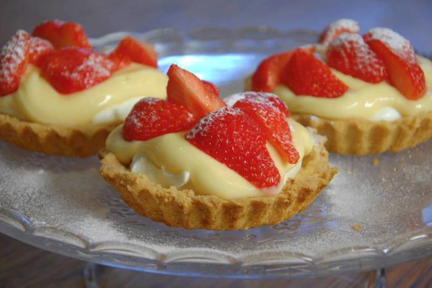 Рецепт тарталеток с двойным кремом и клубникой