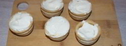 тарталетки с икрой и сливочным сыром. Шаг 3