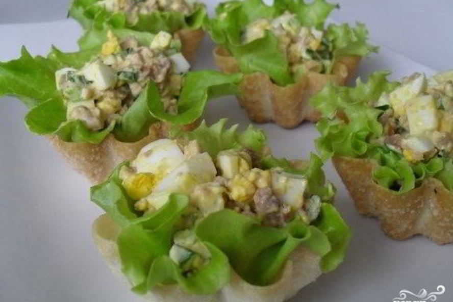 Рецепт тарталеток с печенью трески и яйцом