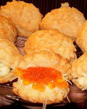 Тарталетки с сырной начинкой и икрой