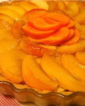 Тарт с карамелизованными яблоками